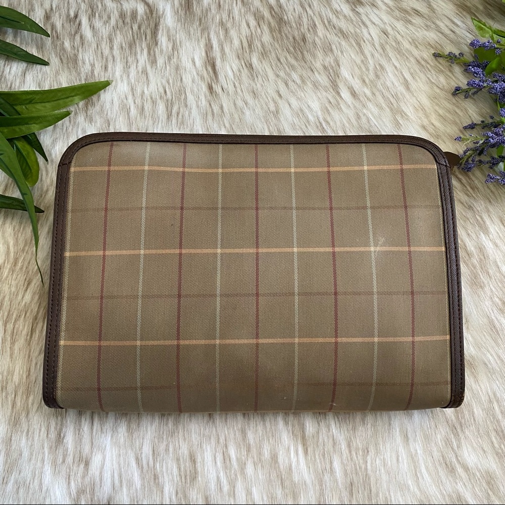 Burberry Vintage Clutch - Picture 3 of 12